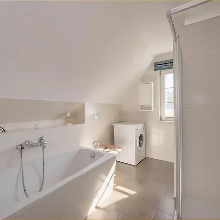 Reethus Am Kuestenwald